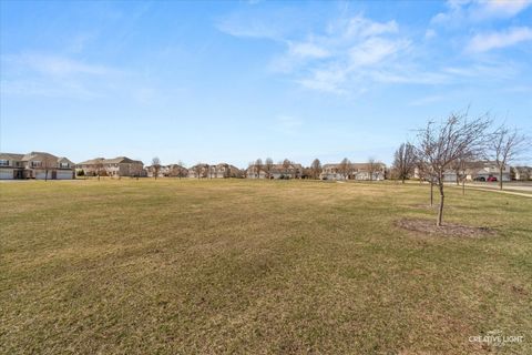Tiny photo for 1320 Hawk Hollow Drive, Yorkville, IL 60560 (MLS # 12594243)