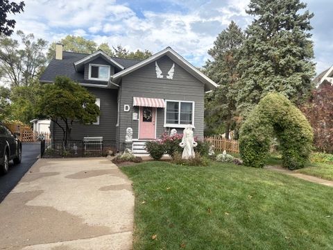 90 W Franklin Avenue Crystal Lake IL 60014