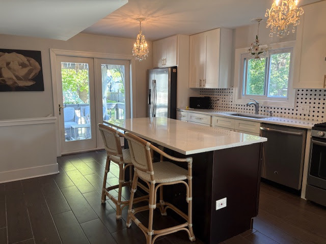 90 W Franklin Avenue