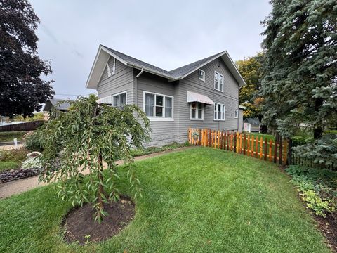 Tiny photo for 90 W Franklin Avenue, Crystal Lake, IL 60014 (MLS # 12490909)