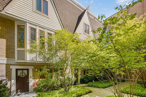 Photo of 3151 N Honore Street #9, Chicago, IL 60657 (MLS # 12652309)