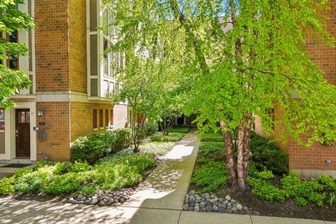 Tiny photo for 3151 N Honore Street #9, Chicago, IL 60657 (MLS # 12652309)