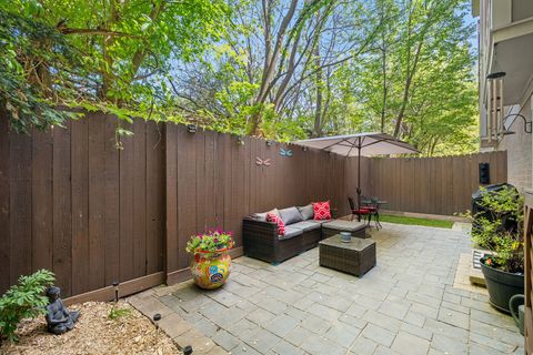 Tiny photo for 3151 N Honore Street #9, Chicago, IL 60657 (MLS # 12652309)