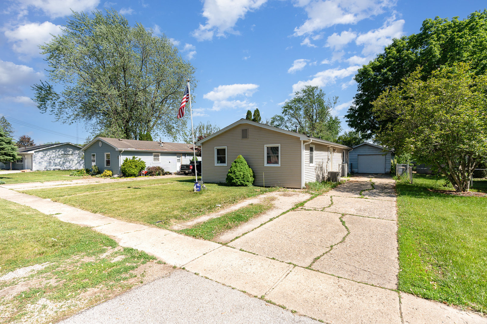 403 W School Street