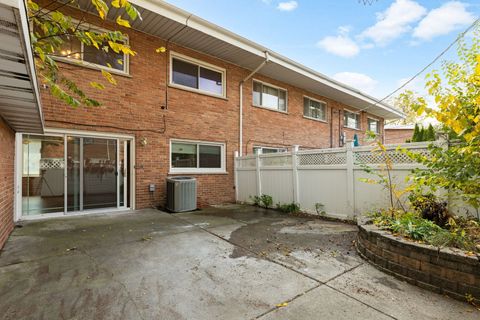 Tiny photo for 6742 N Monticello Avenue N, Lincolnwood, IL 60712 (MLS # 12504315)