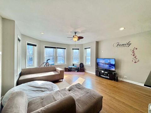 Tiny photo for 6052 N Claremont Avenue #1S, Chicago, IL 60659 (MLS # 12558453)