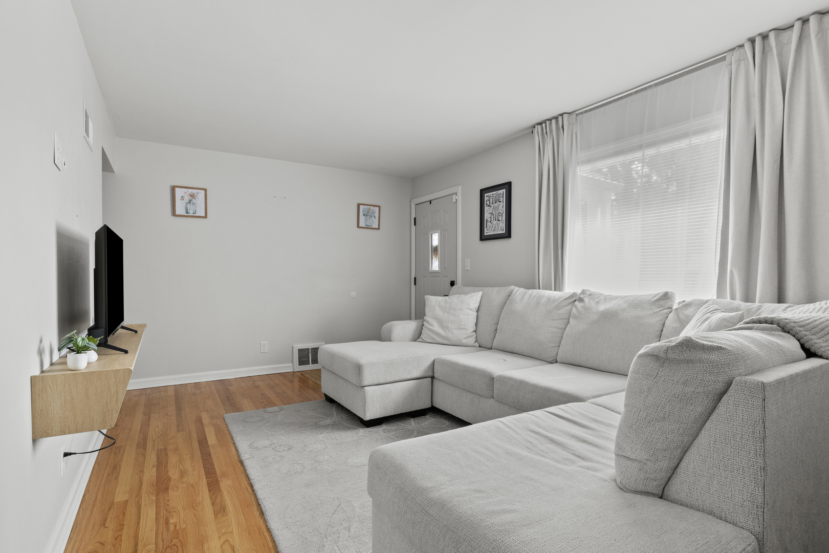 Properties 4 1012 Leith Avenue