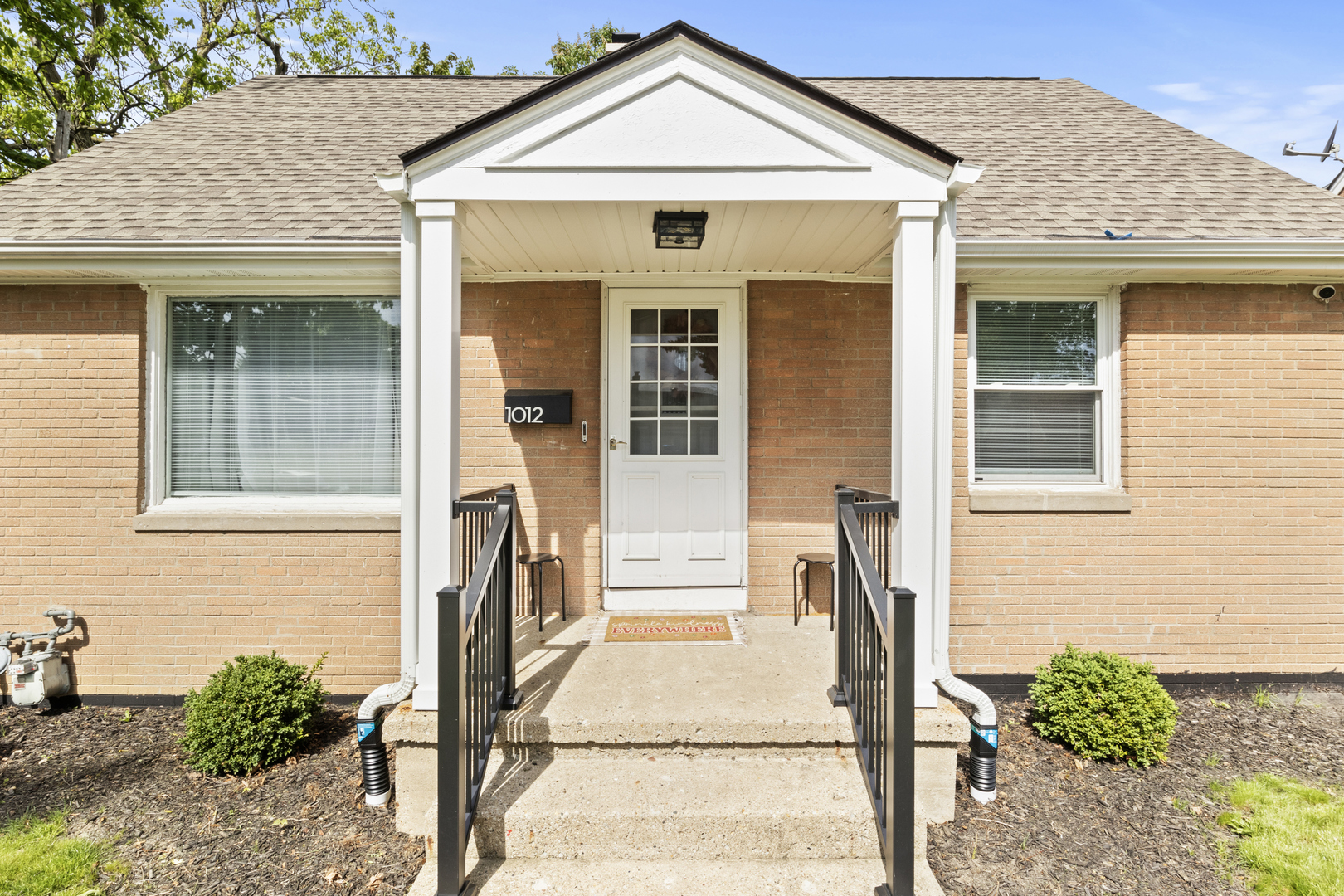 Properties 2 1012 Leith Avenue