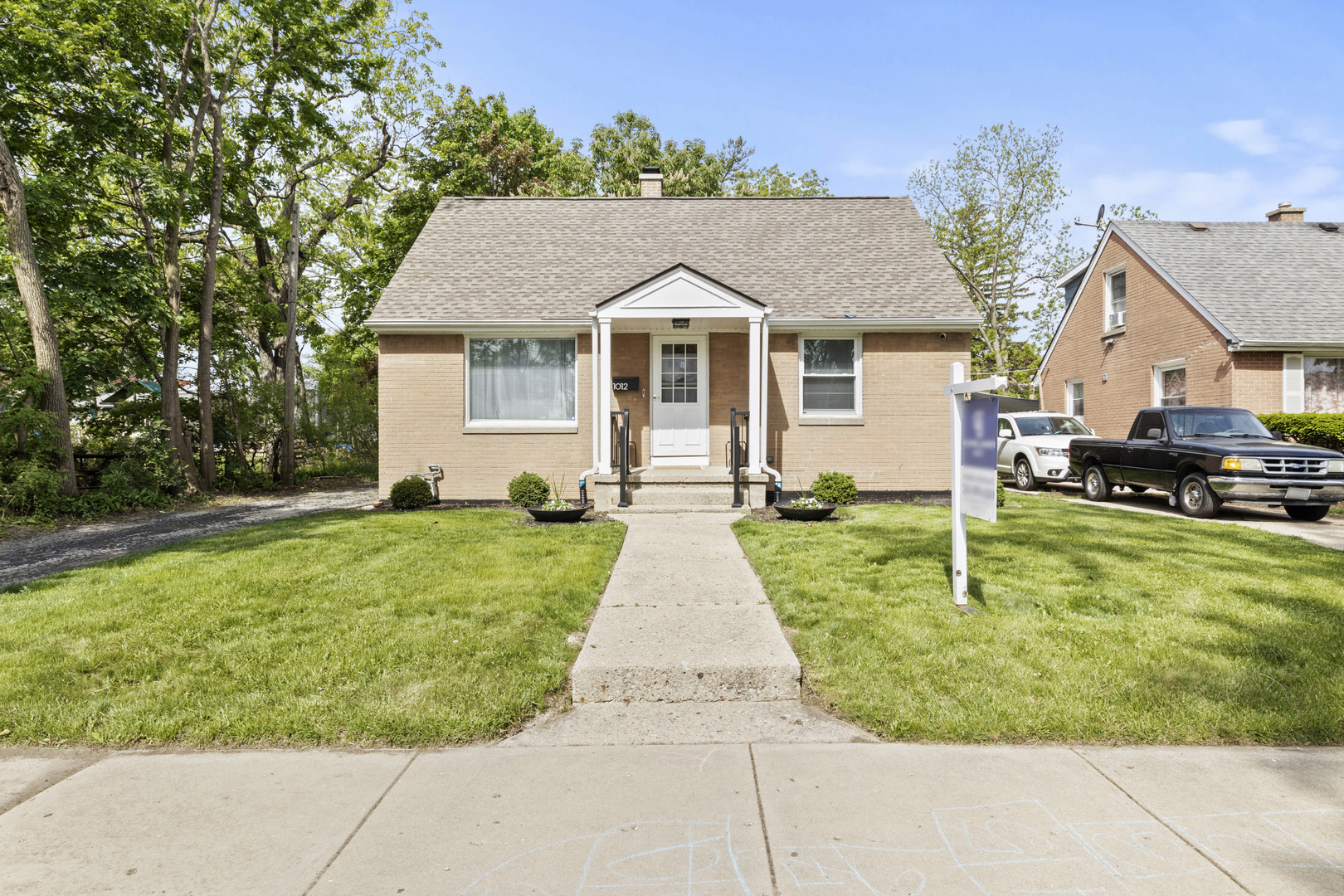 Properties 3 1012 Leith Avenue