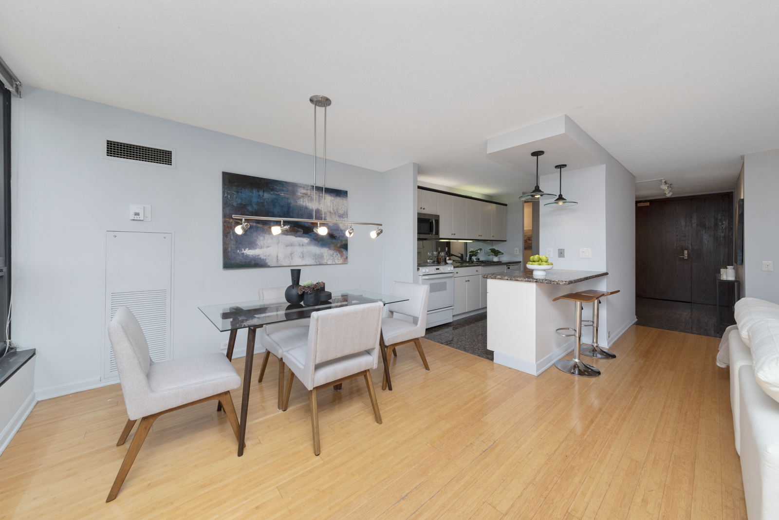 360 E Randolph Street 3305