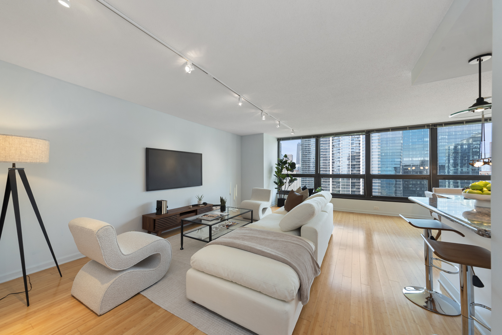 360 E Randolph Street 3305