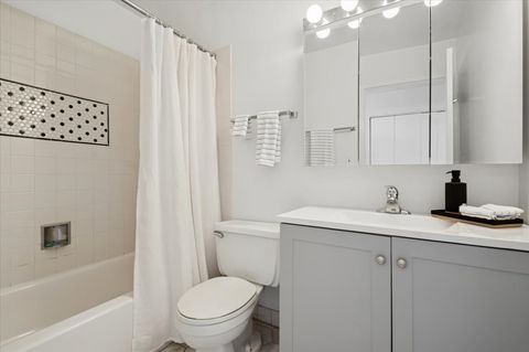 Tiny photo for 5320 N Sheridan Road #409, Chicago, IL 60640 (MLS # 12582106)