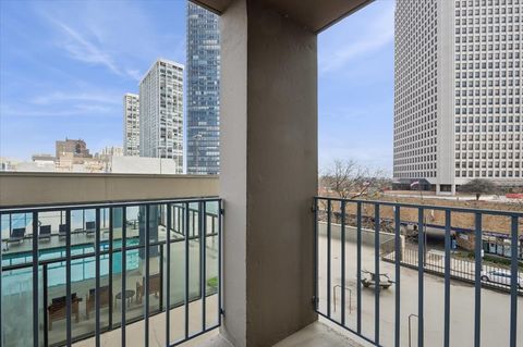 Tiny photo for 5320 N Sheridan Road #409, Chicago, IL 60640 (MLS # 12582106)