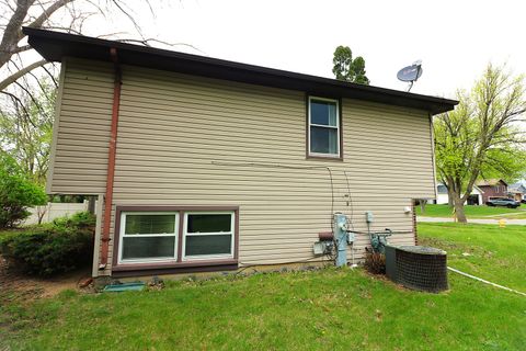 Tiny photo for 319 Dean Circle, Bolingbrook, IL 60440 (MLS # 12624716)