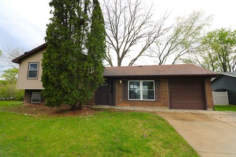 Photo of 319 Dean Circle, Bolingbrook, IL 60440 (MLS # 12624716)