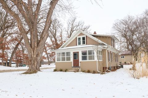 Photo of 814 W Park Street, Morrison, IL 61270 (MLS # 12469284)