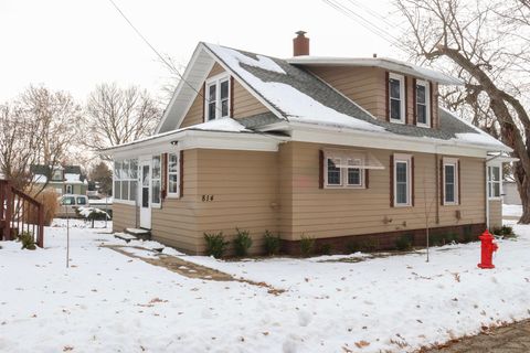 Tiny photo for 814 W Park Street, Morrison, IL 61270 (MLS # 12469284)