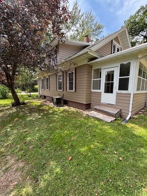Tiny photo for 814 W Park Street, Morrison, IL 61270 (MLS # 12469284)