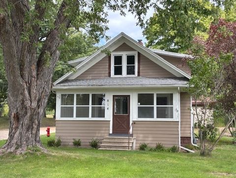 Photo of 814 W Park Street, Morrison, IL 61270 (MLS # 12469284) Photo of 814 W Park Street, Morrison, IL 61270 (MLS # 12469284)