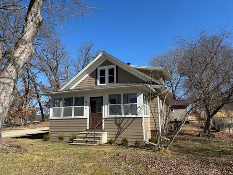 Photo of 814 W Park Street, Morrison, IL 61270 (MLS # 12469284)