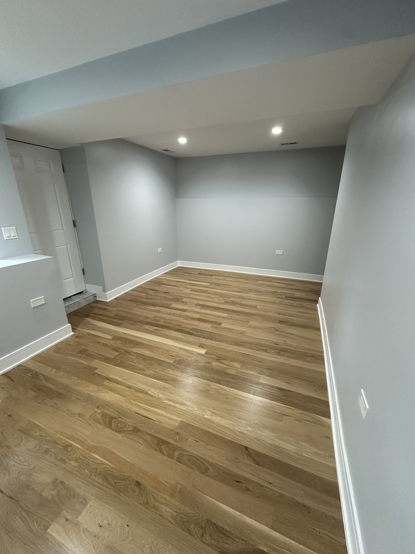 2046 W Moffat Street 1