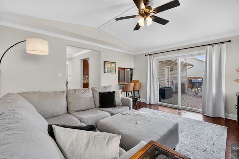 Tiny photo for 4340 Rock Cove Drive, Hoffman Estates, IL 60192 (MLS # 12626622)
