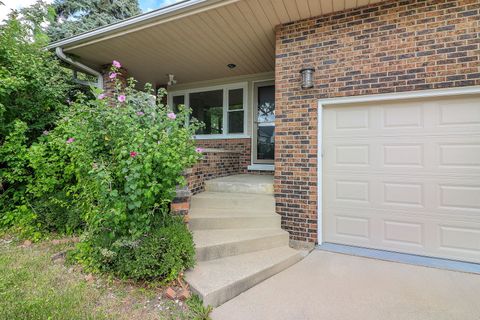 Tiny photo for 4009 Forest Avenue, Brookfield, IL 60513 (MLS # 12484756)