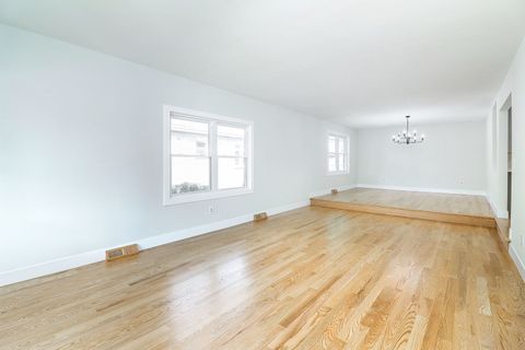 Tiny photo for 4009 Forest Avenue, Brookfield, IL 60513 (MLS # 12484756)