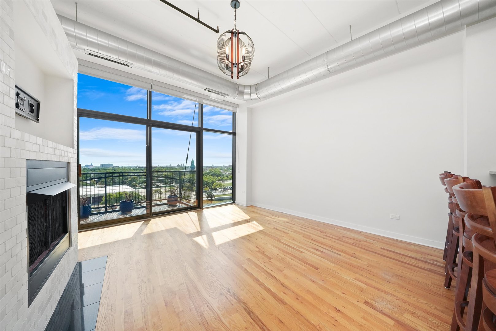 1224 W Van Buren Street 709