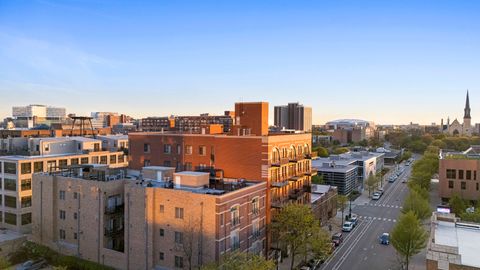 Tiny photo for 1355 W WASHINGTON Boulevard #4D, Chicago, IL 60607 (MLS # 12494902)