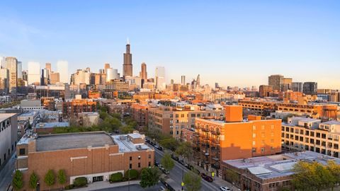 Tiny photo for 1355 W WASHINGTON Boulevard #4D, Chicago, IL 60607 (MLS # 12494902)