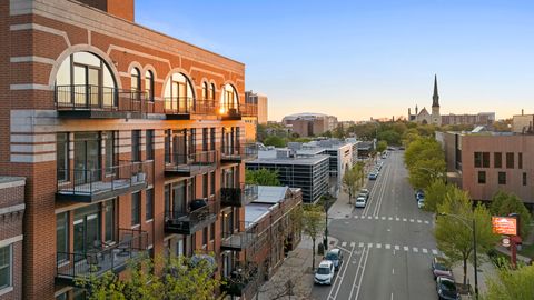 Tiny photo for 1355 W WASHINGTON Boulevard #4D, Chicago, IL 60607 (MLS # 12494902)