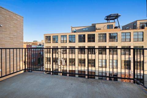 Tiny photo for 1355 W WASHINGTON Boulevard #4D, Chicago, IL 60607 (MLS # 12494902)