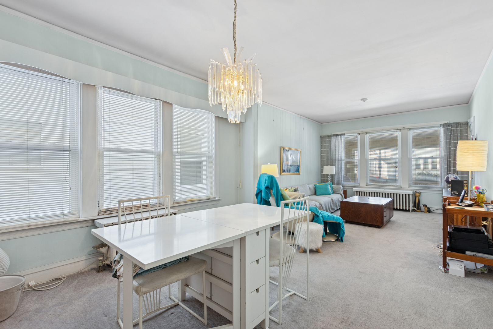 5207 N Ludlam Avenue