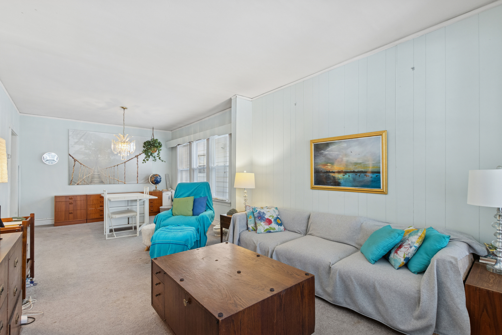 5207 N Ludlam Avenue