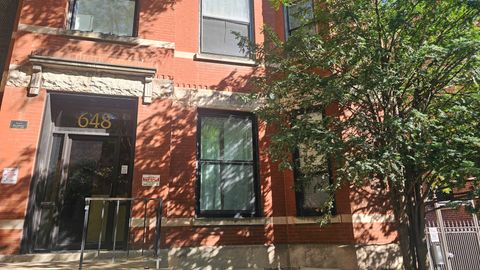 648 W Oakdale Avenue 1F Chicago IL 60657