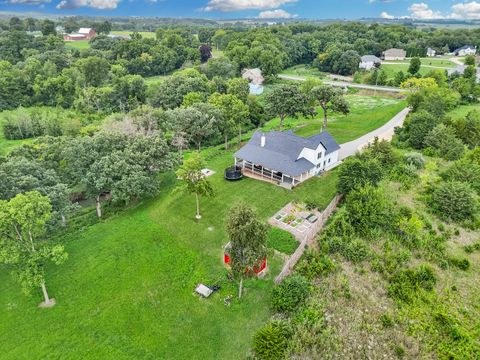 Photo of 4567 W Stephenson Street Road, Freeport, IL 61032 (MLS # 12440970) Photo of 4567 W Stephenson Street Road, Freeport, IL 61032 (MLS # 12440970)