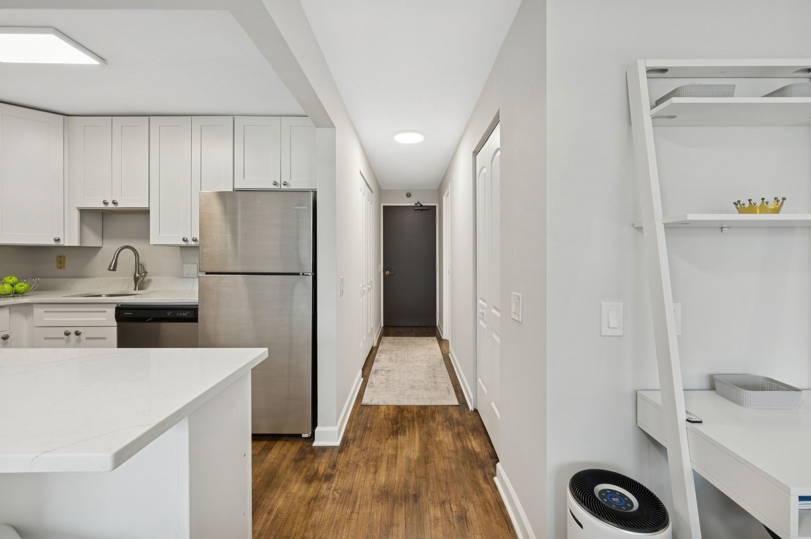 440 N McClurg Court 918