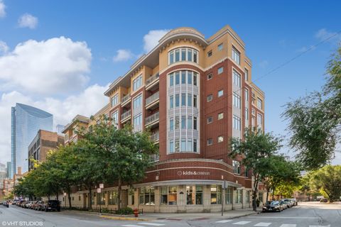 657 W FULTON Street 305 Chicago IL 60661