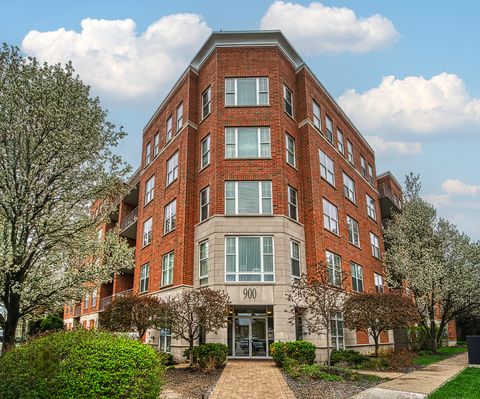 Photo of 900 LEE Street #202, Des Plaines, IL 60016 (MLS # 12621603)