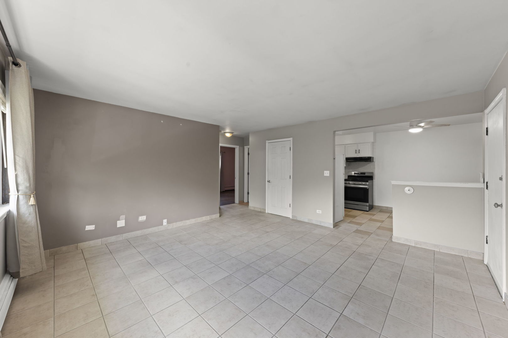 255 E OAK Street 12