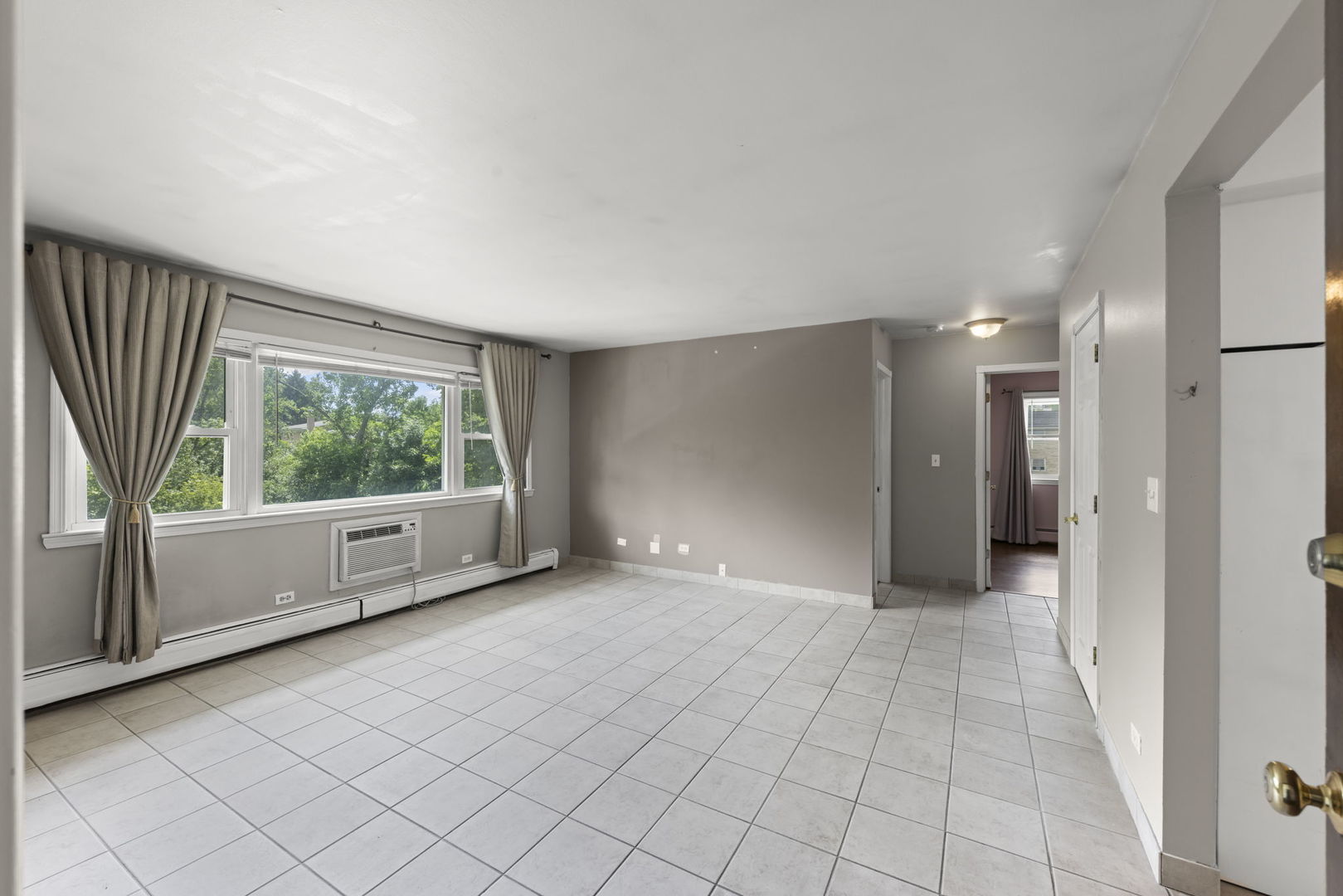 255 E OAK Street 12