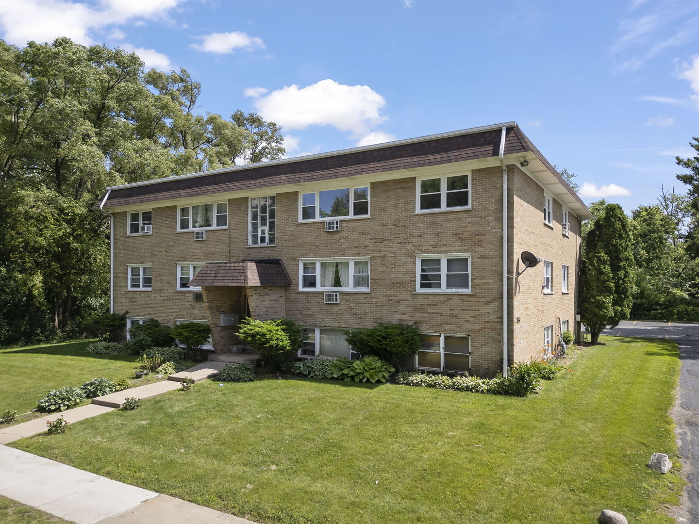 255 E OAK Street 12