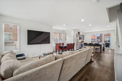 Tiny photo for 1251 Gateway Court, Northbrook, IL 60062 (MLS # 12543433)