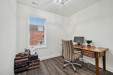 Tiny photo for 1251 Gateway Court, Northbrook, IL 60062 (MLS # 12543433)