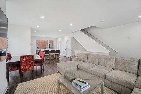 Tiny photo for 1251 Gateway Court, Northbrook, IL 60062 (MLS # 12543433)