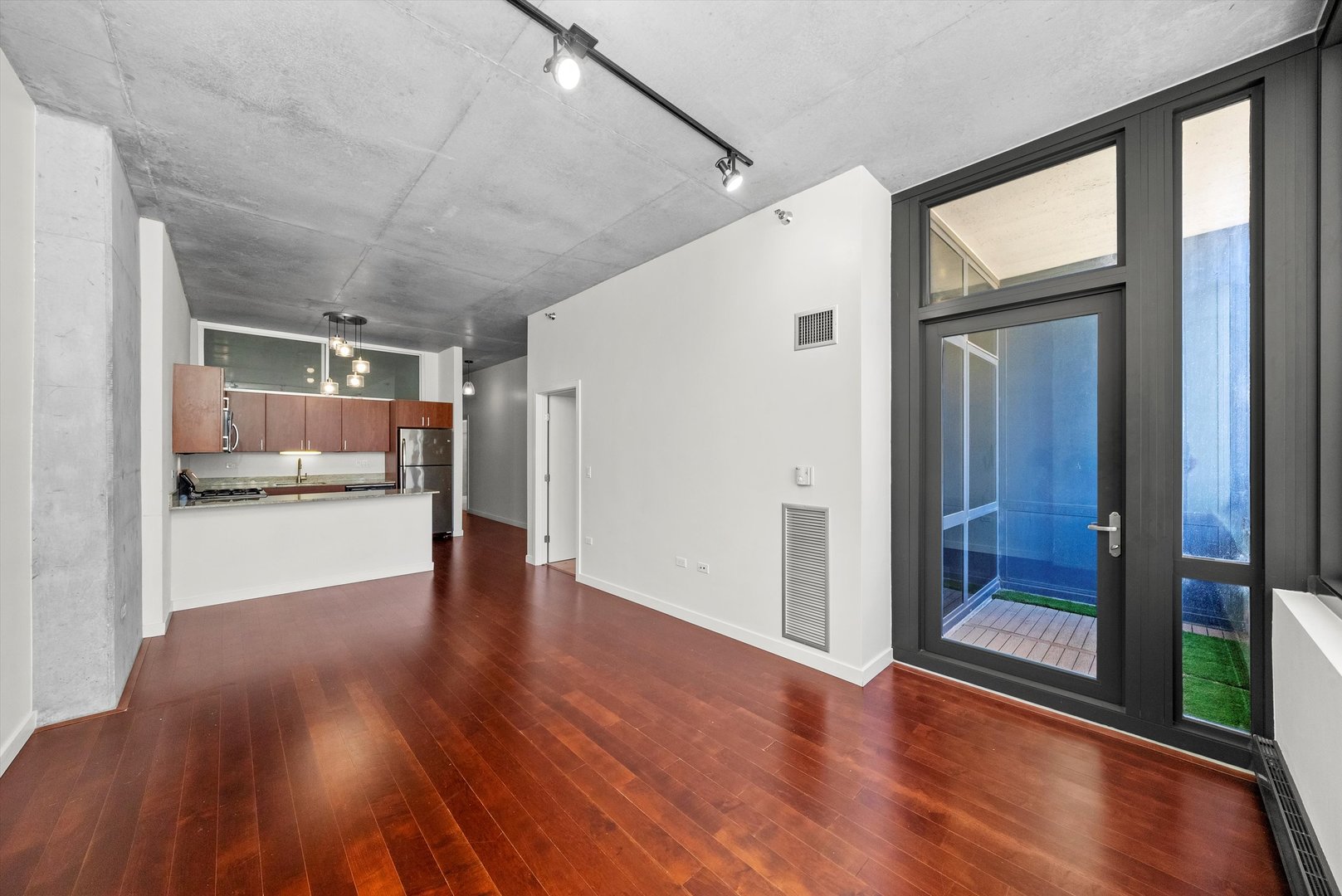 235 W VAN BUREN Street 3716