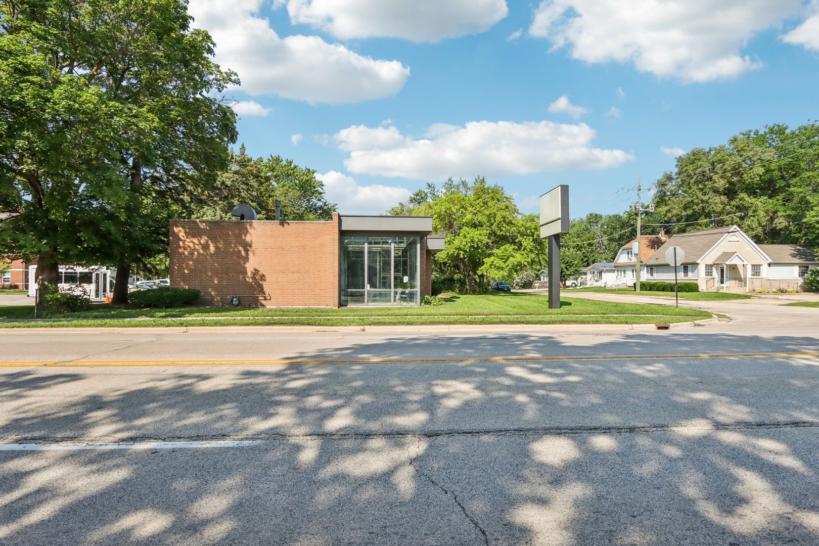 530 N Mclean Boulevard