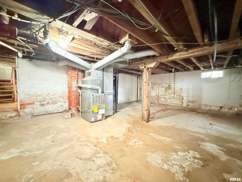 Tiny photo for 1708 Yew Street, Harrisburg, IL 62946 (MLS # EB460724)