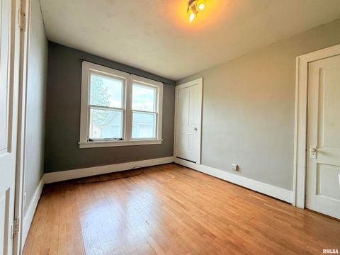 Tiny photo for 1708 Yew Street, Harrisburg, IL 62946 (MLS # EB460724)